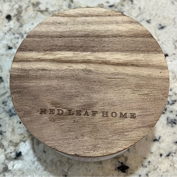 NEW Red Leaf Home Candle Apple Berry Coconut Wax Blend Essential Oils 16.5 oz - Picture 4 of 8